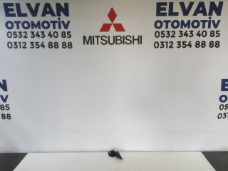 MİTSUBİSHİ L200 (07-14) SOL FAR BRAKETİ