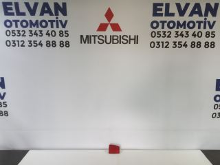 MİTSUBİSHİ PAJERO (08-15) SAĞ ARKA REFLEKTÖR